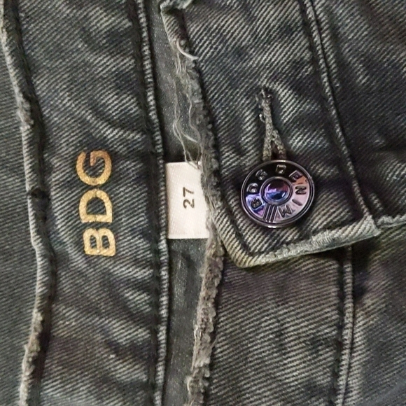 BDG Black Denim Distressed Scrunch Ankle Jeans Size 27 - Picture 2 of 11